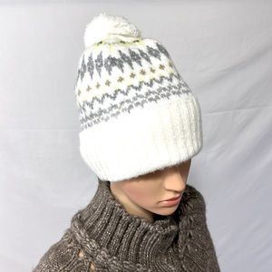 AE American-Eagle Women's Pom Beanie Hat AEO Womens Skull Headwear Pom-P…